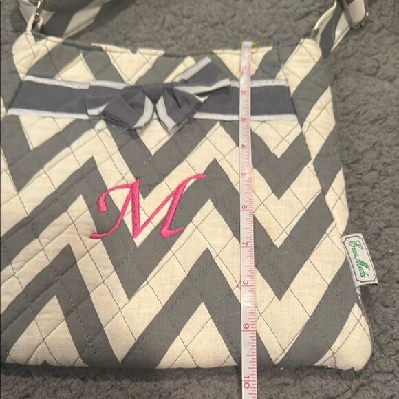Ever Moda Chevron Patterned Cream and Gray Women's Bag Crossbody Purse M Initial - Picture 6 of 9